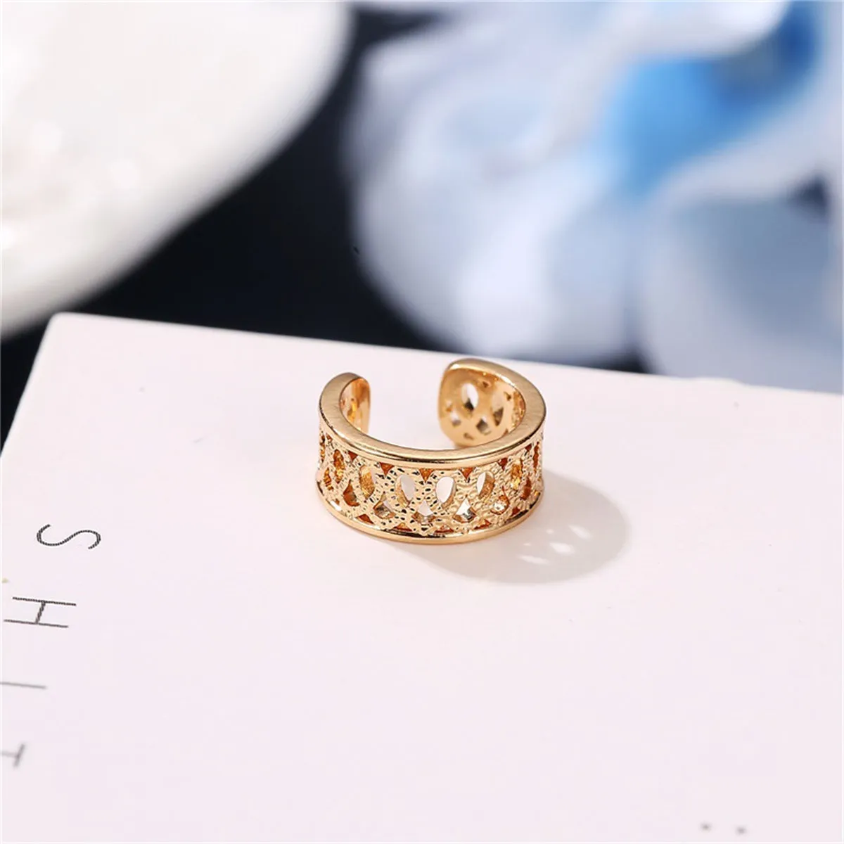 18K Gold-Plated Teardrop-Pattern Ear Cuff