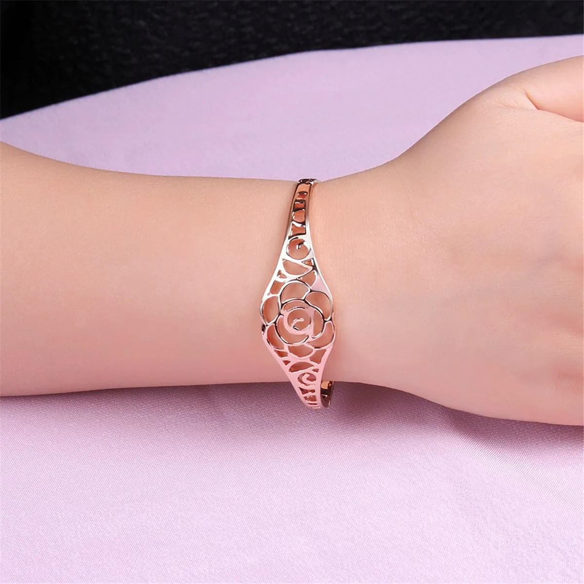 18K Rose Gold-Plated Openwork Rose Bangle