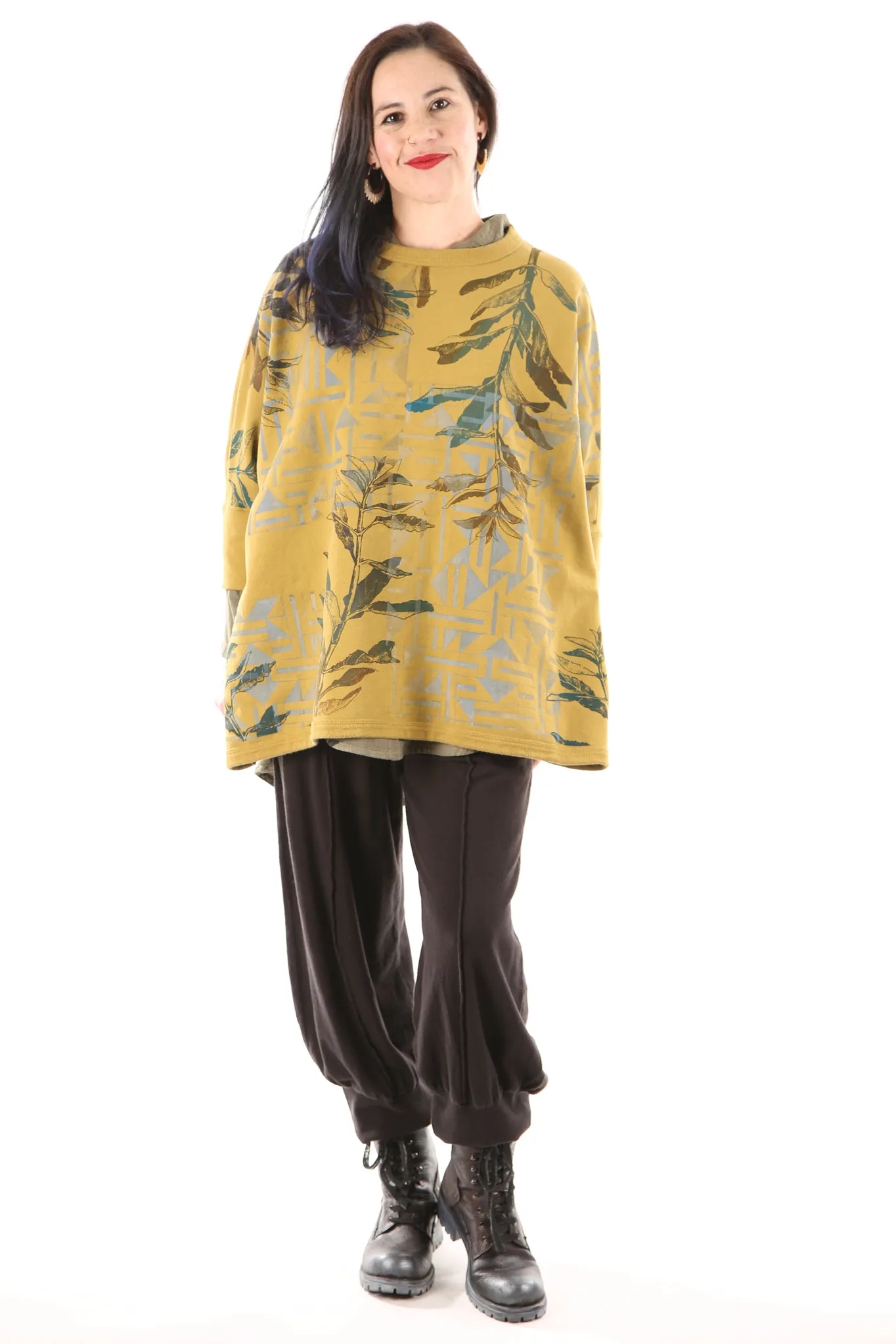 2210 Cozy Fleece Square Sweatshirt -Osage-Spice Leaf Windows
