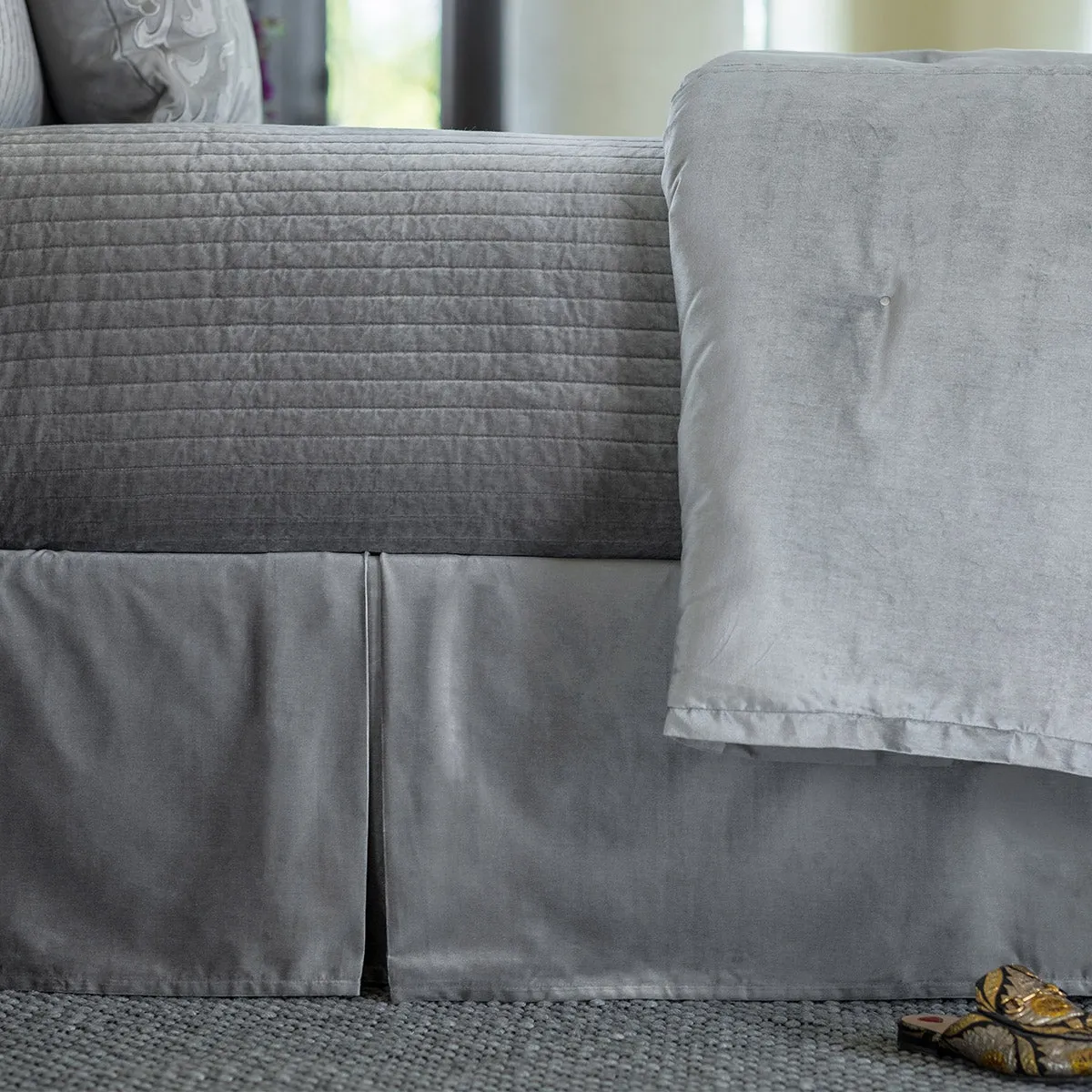 Aria Tailored Bed Skirt Lt. Grey Matte Velvet 3/22X86