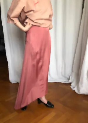 Asymmetric skirt