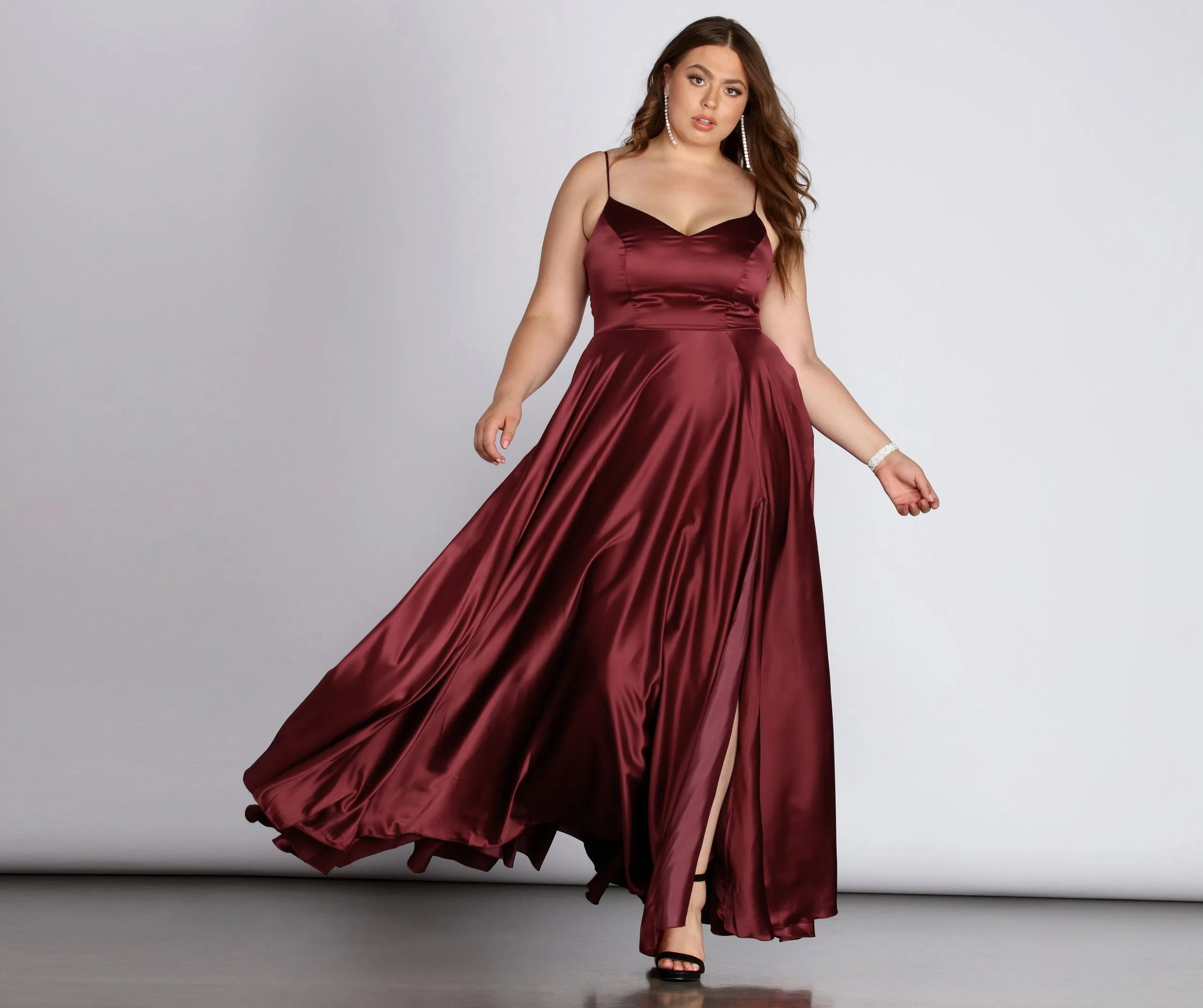 Daria Formal High Charming Slit Satin Dress