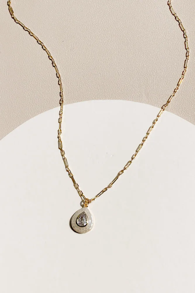 Darlene Shell Necklace