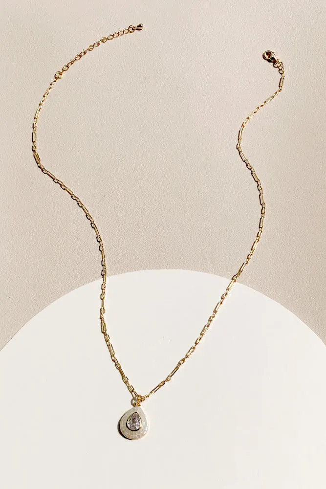 Darlene Shell Necklace
