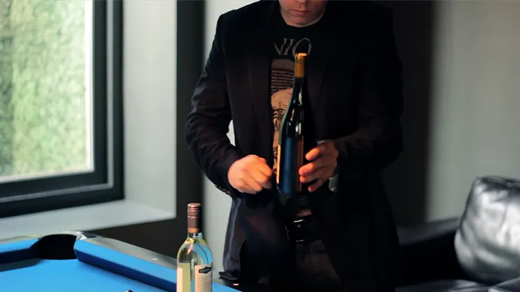 David Penn's Wine Bottle Production (Gimmicks and Online Instructions)