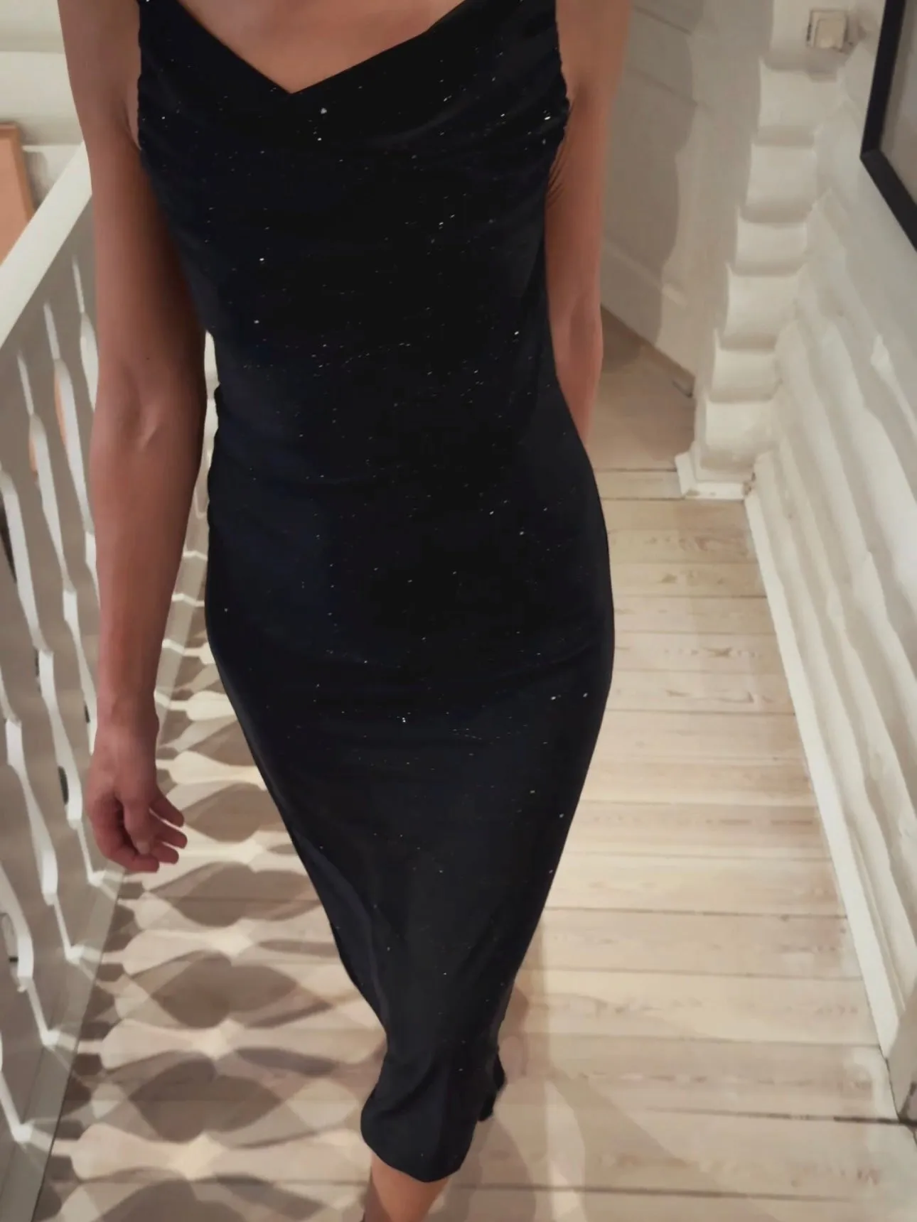 DRESS WITH GLITTER - BLACK