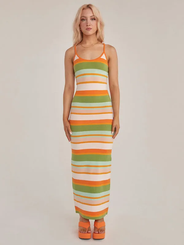 Geometric Print Slim-Fit Maxi Dress with Scoop Neckline