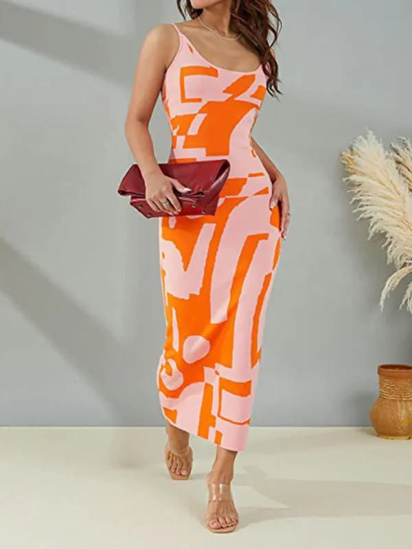 Geometric Print Slim-Fit Maxi Dress with Scoop Neckline