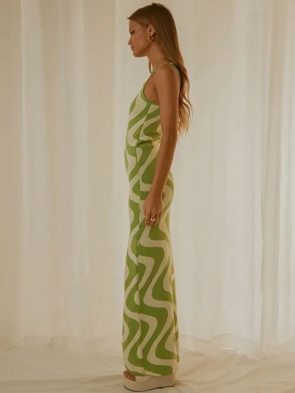 Geometric Print Slim-Fit Maxi Dress with Scoop Neckline