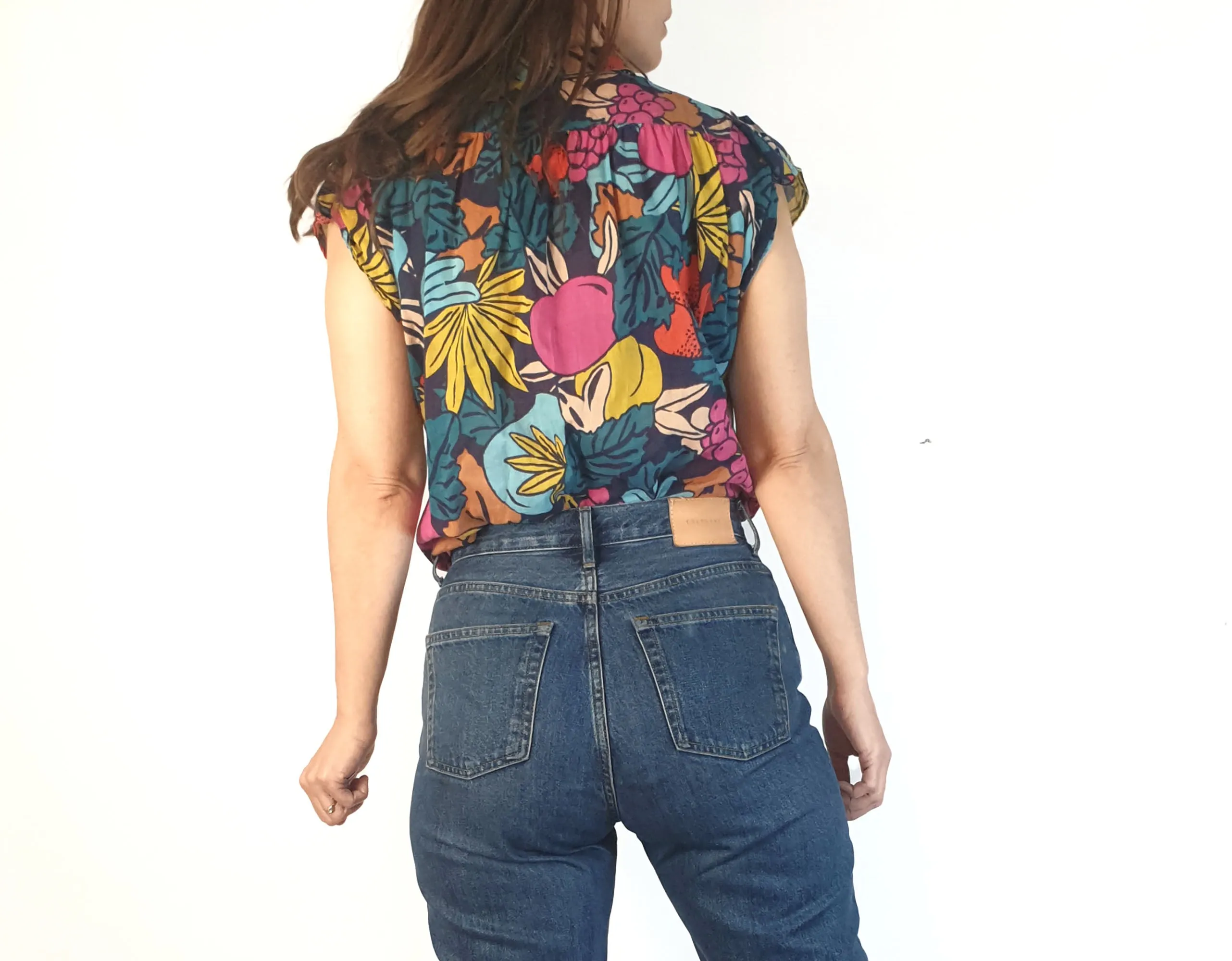 Gorman cropped fruit print cap sleeve shirt size 8