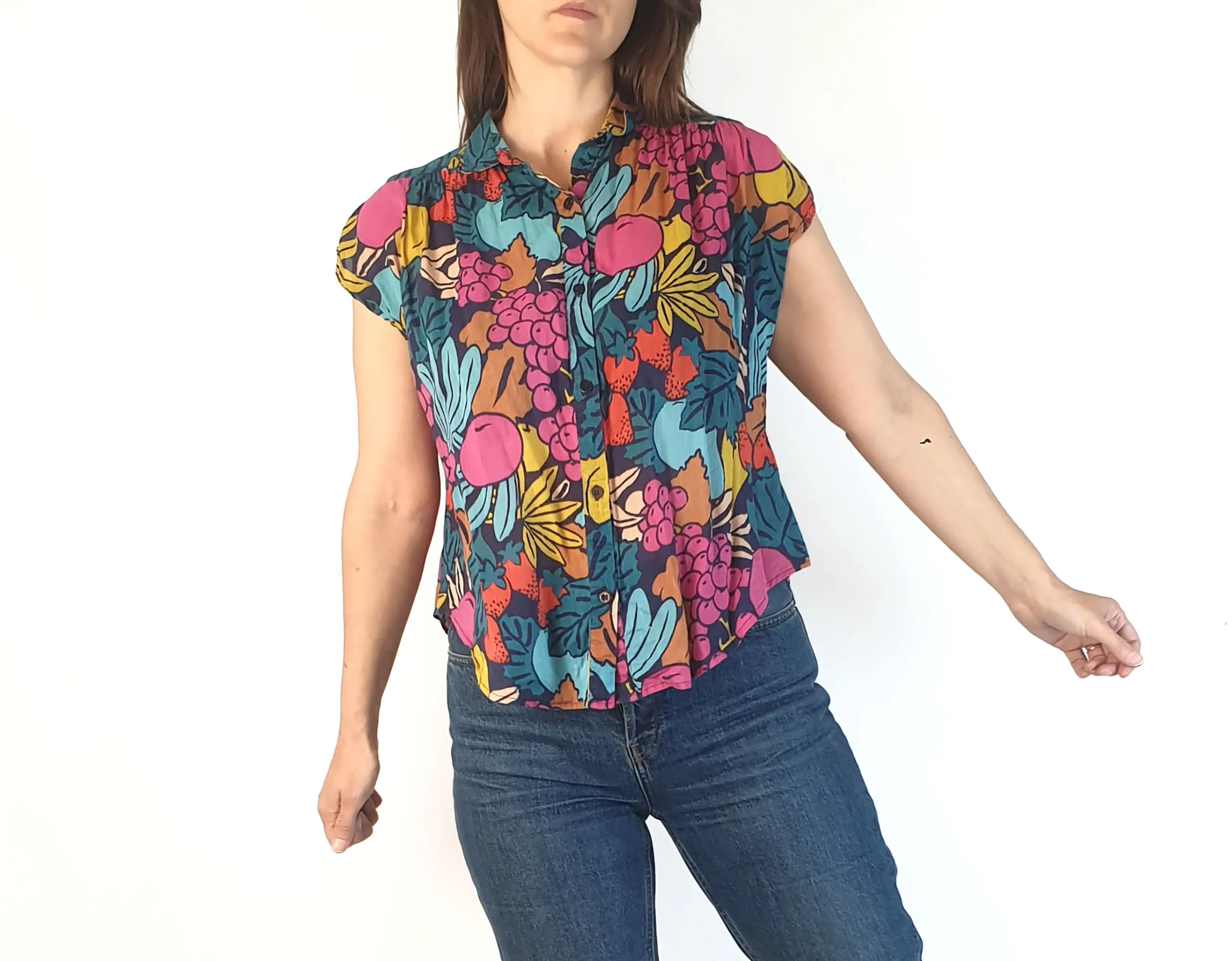 Gorman cropped fruit print cap sleeve shirt size 8