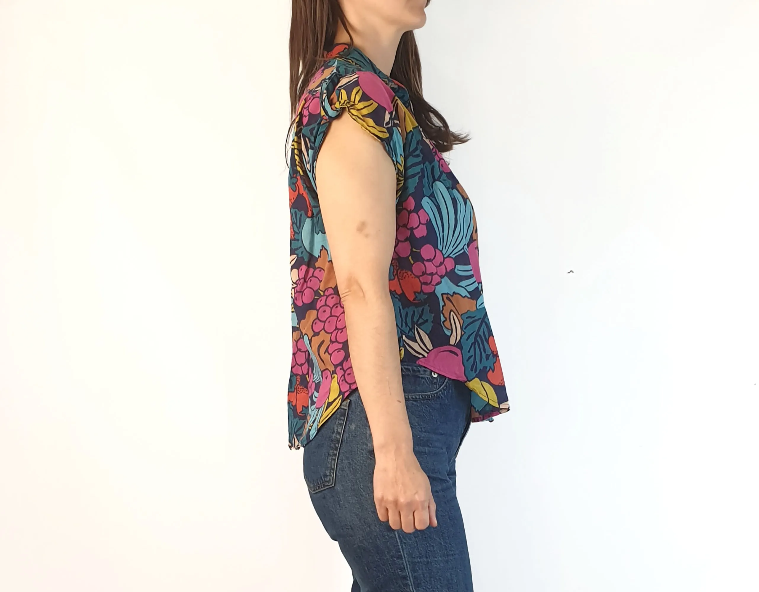 Gorman cropped fruit print cap sleeve shirt size 8