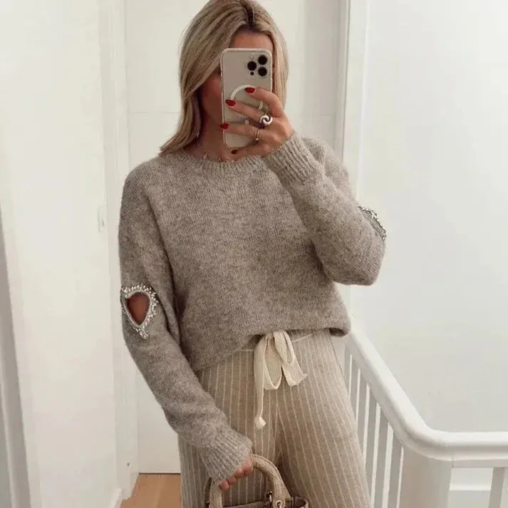 Jumper in fashionable heart-neck design for women