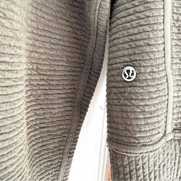 Lululemon On Repeat Bomber