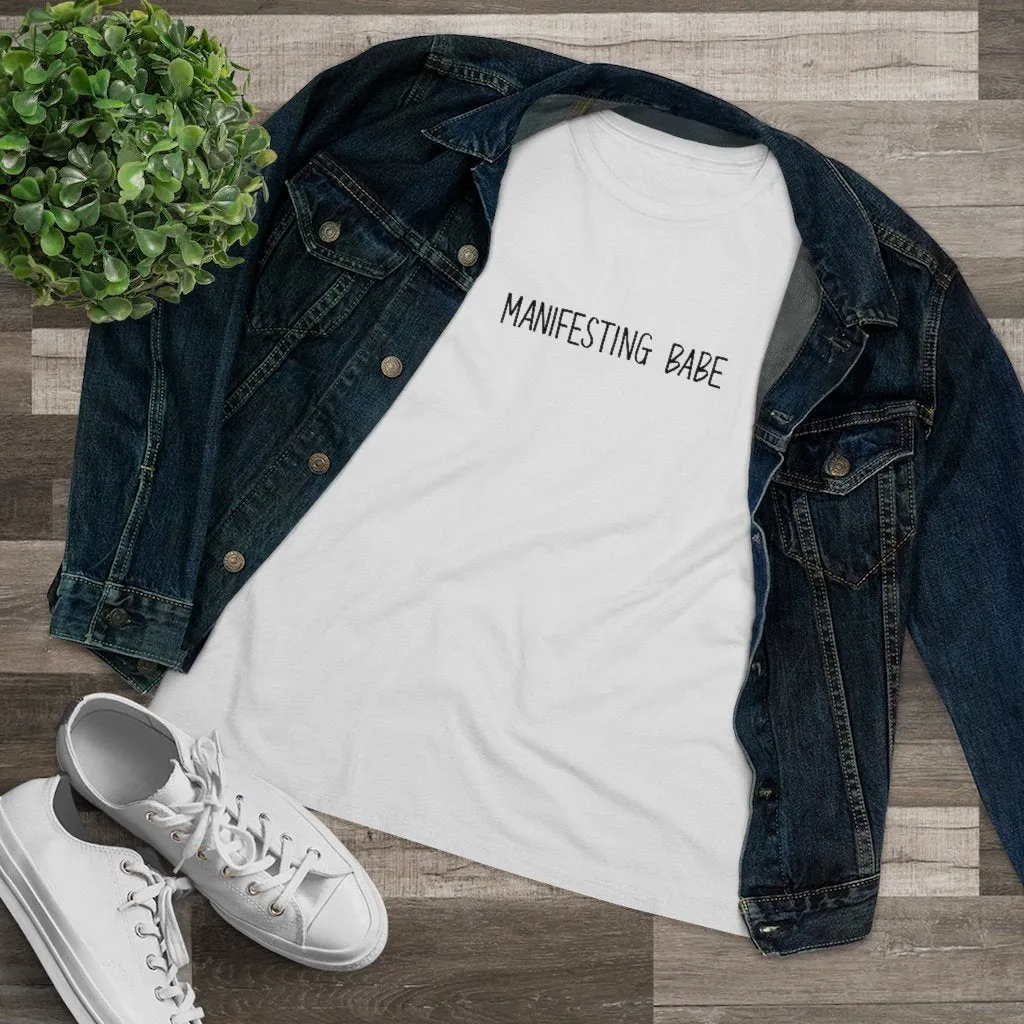 Manifesting Babe Women's Tee