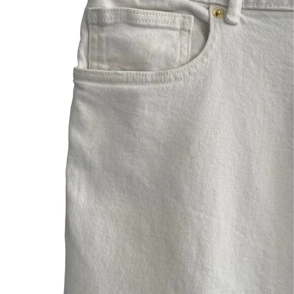 Micheal Kors - Straight leg cropped jeans with Gold button. Size:16 Color: White