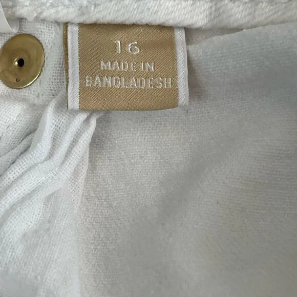 Micheal Kors - Straight leg cropped jeans with Gold button. Size:16 Color: White