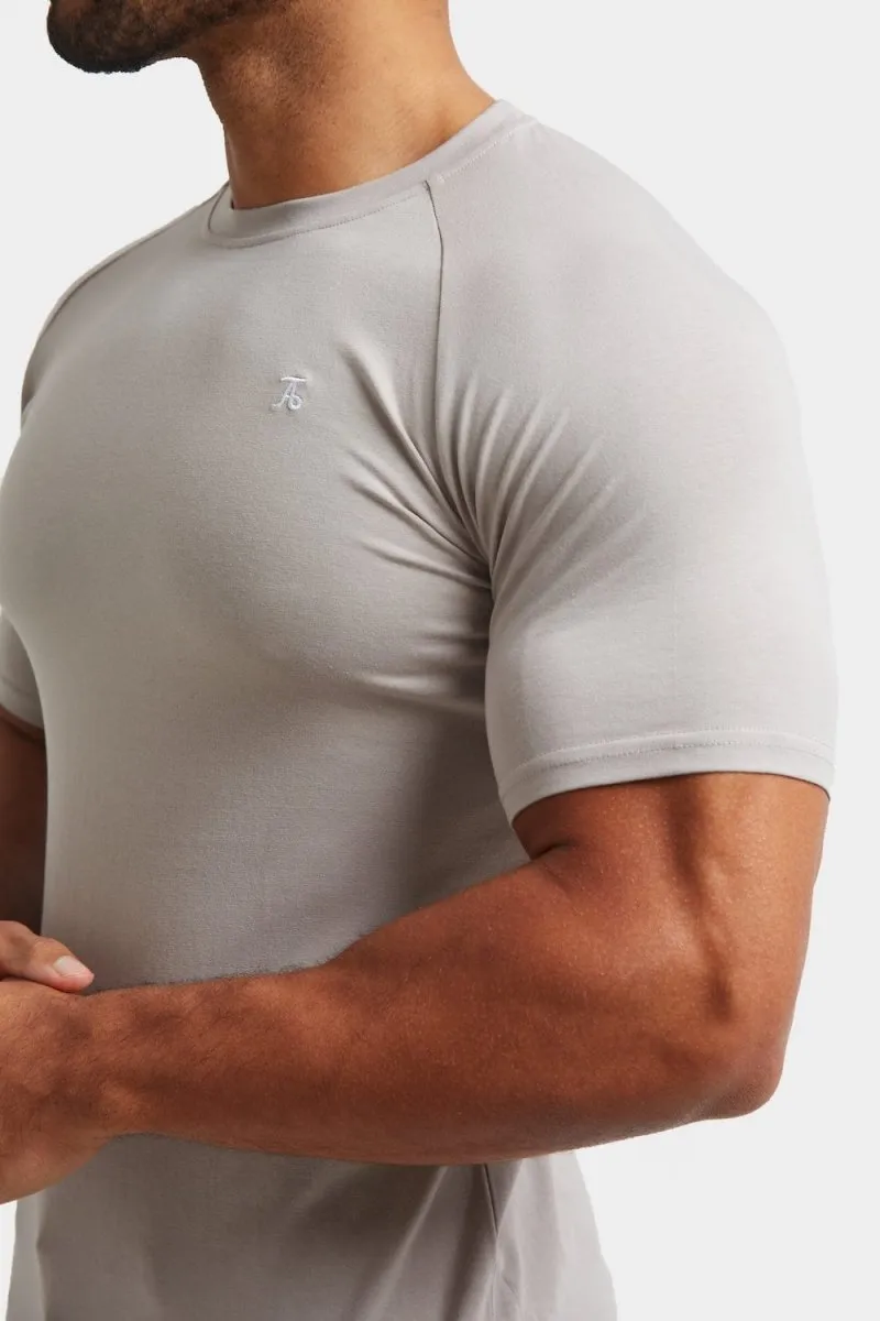 Premium Muscle Fit T-Shirt in Concrete Grey
