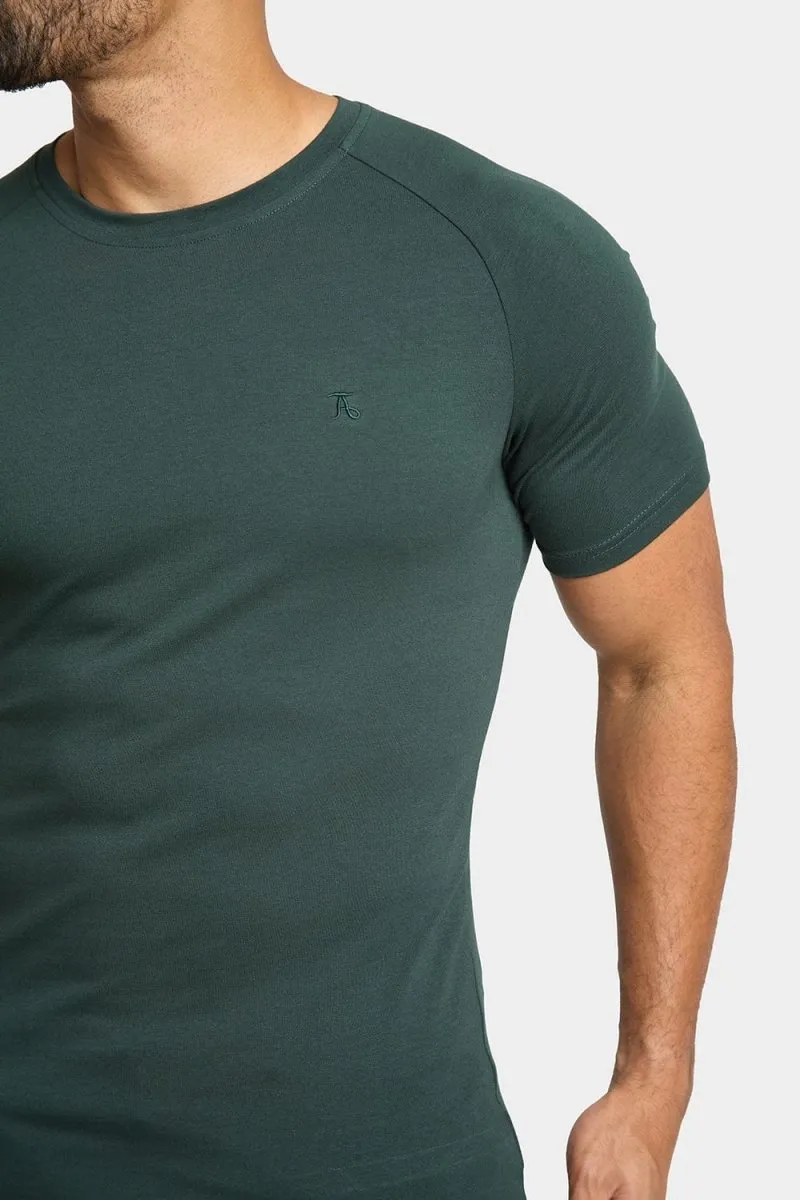 Premium Muscle Fit T-Shirt in Forest