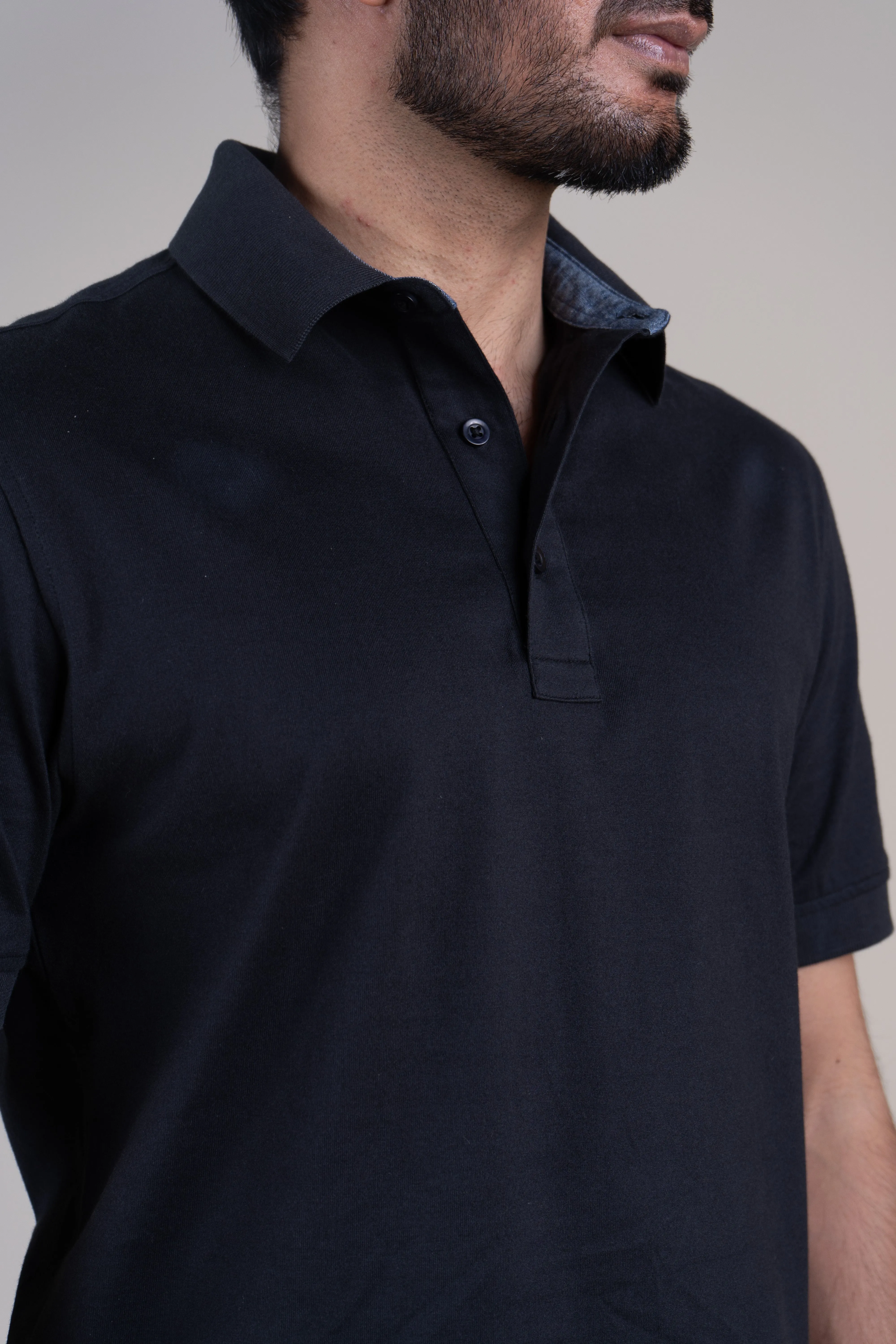 Rio in Ribbed Collar