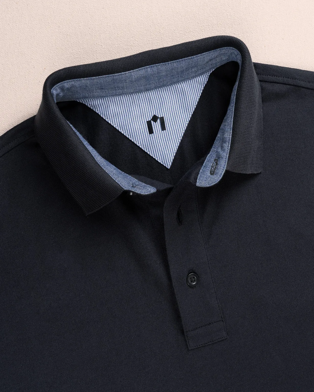 Rio in Ribbed Collar