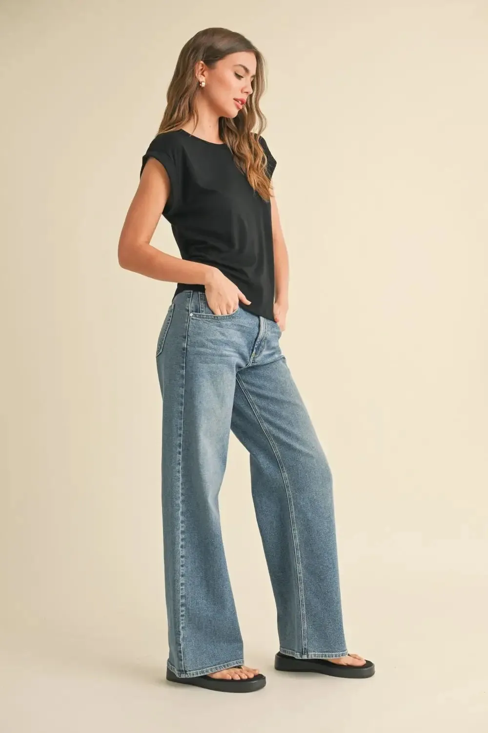 RUCHING DETAIL SLEEVE TOP