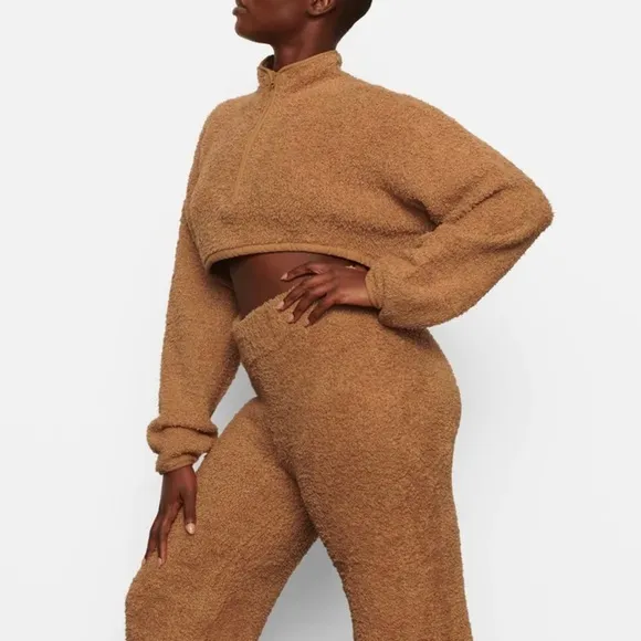 Skims - Camel Cropped Sweater