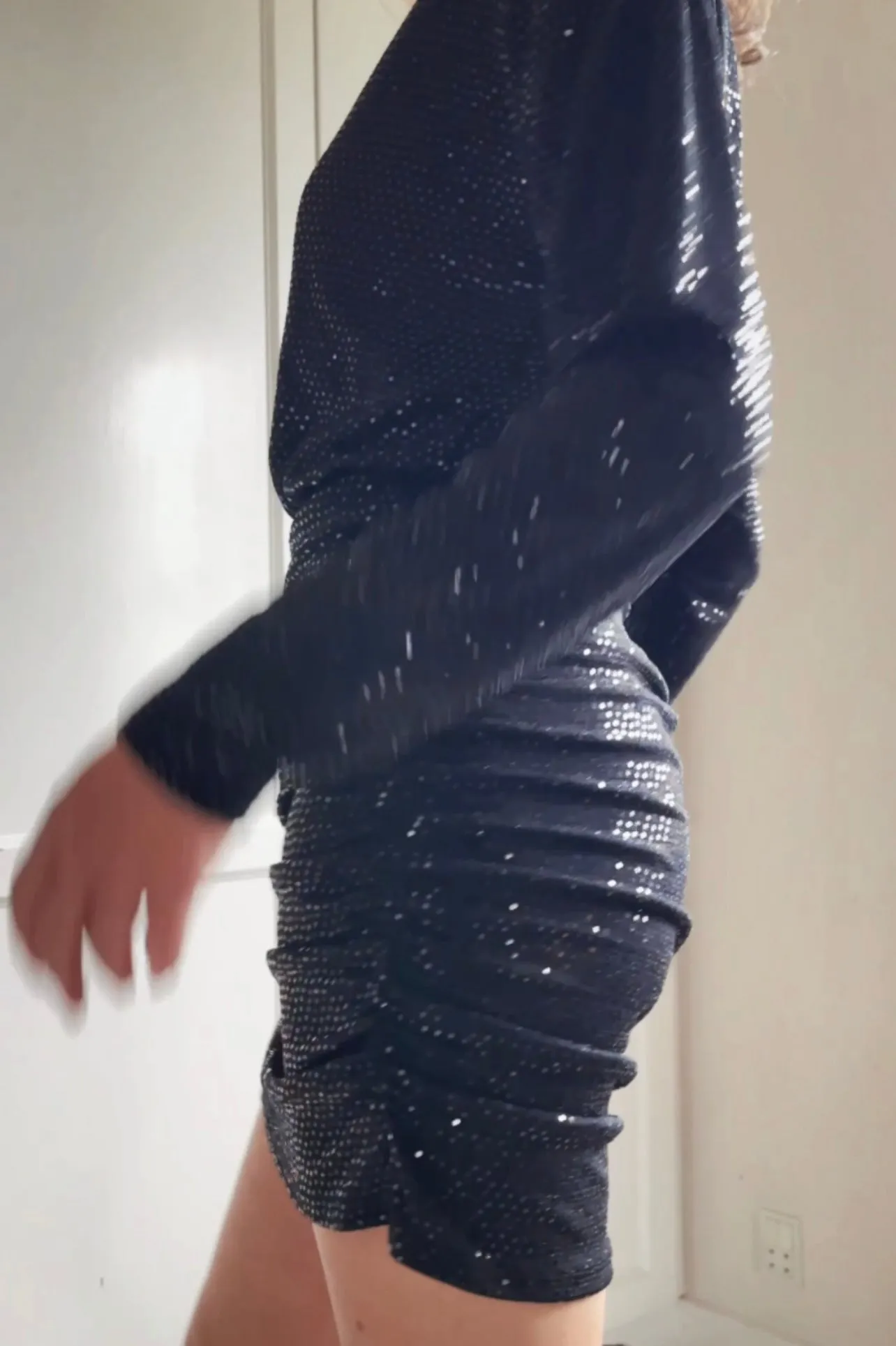 SLIM SHORT DRESS WITH GLITTER - BLACK/BLACK