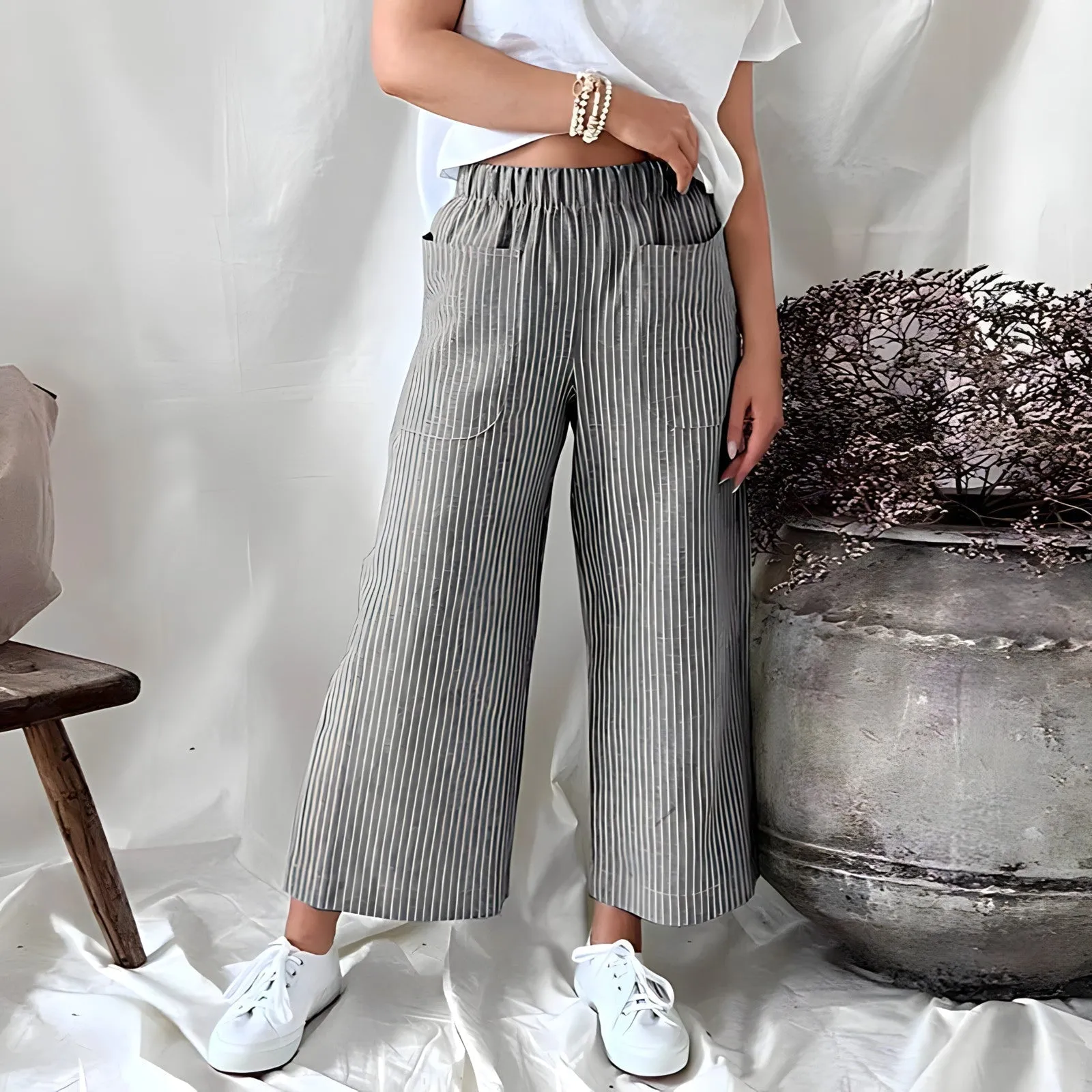 Striped cropped pants with pockets