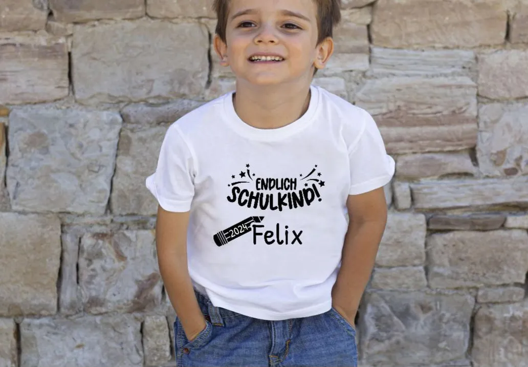T-Shirt endlich Schulkind mit Name personalisiert Junge Einschulungsshirt Einschulung erste Klasse Geschenk