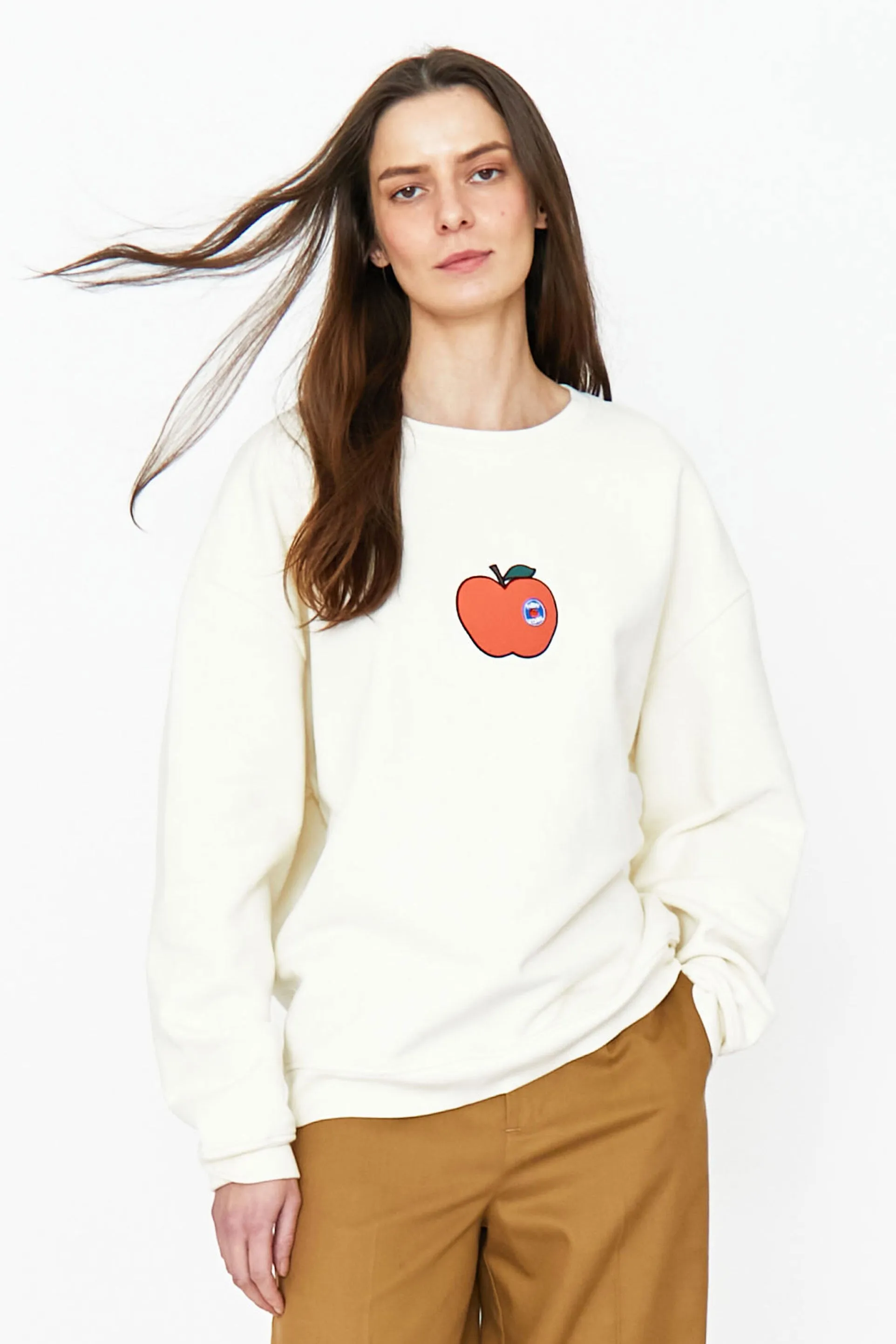The Oversized Big Apple Sweatshirt - Cream