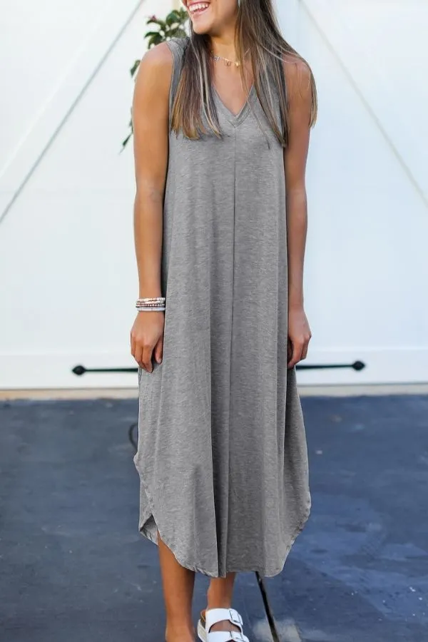 V NECK SLEEVELESS MAXI DRESS