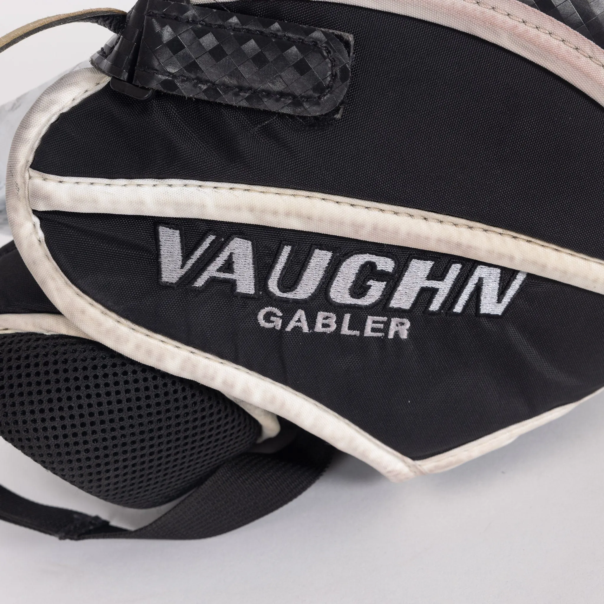 Vaughn Velocity V9 XP Pro Carbon Senior Goalie Catcher - Pro Stock Iceberg Graphic