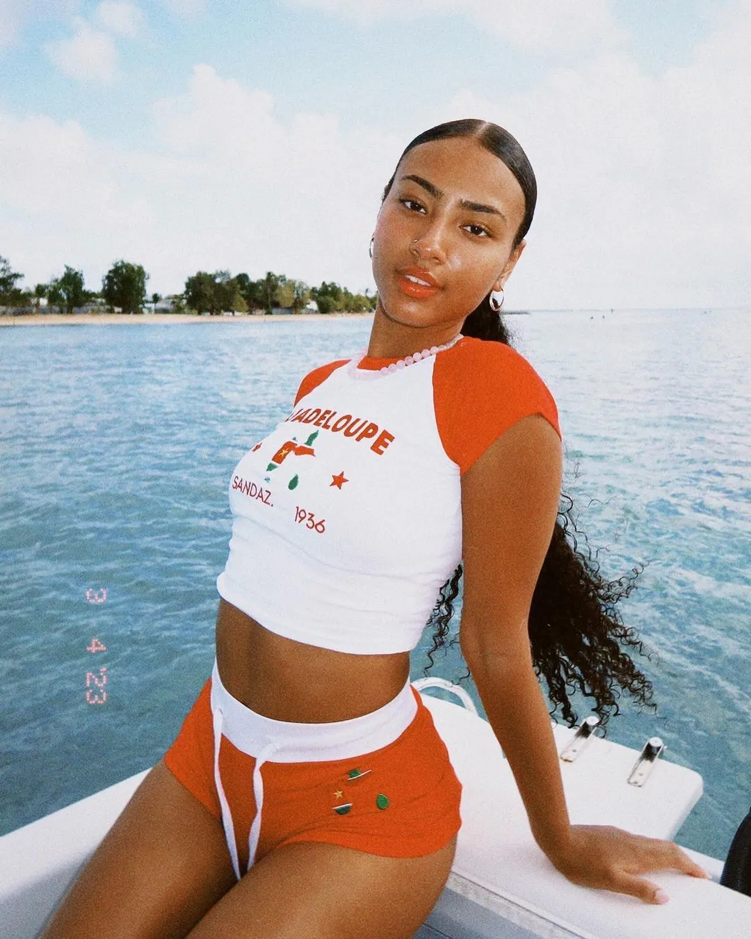 Vibrant Embroidered Letter Graphic Cropped Summer T-Shirt