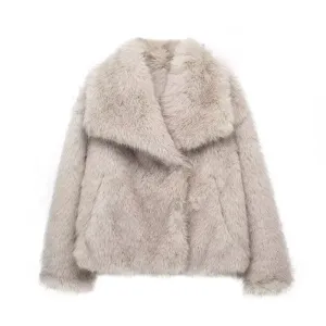 Women's cozy faux fur coat