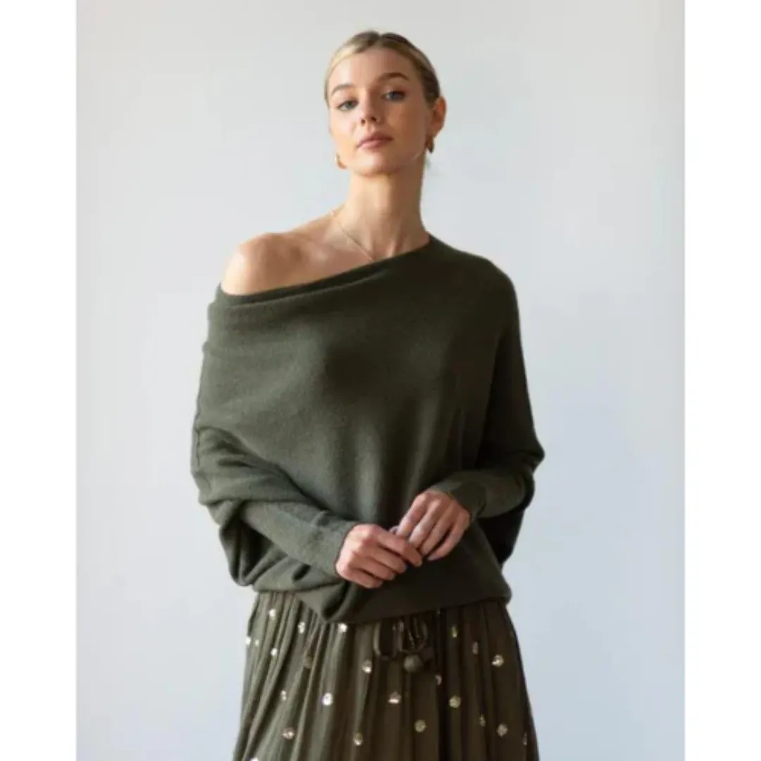 Women's Warm Comfortable Oversized Asymmetrical Sweater